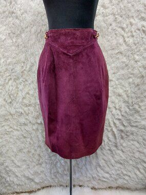 Vintage Danier Purple Suede Leather Skirt with Gold Buckle Detail 10